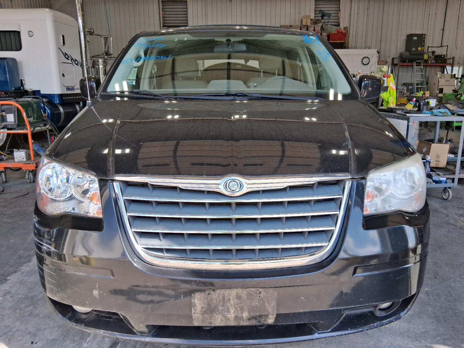 Used Right Sun Visor fits: 2010 Chrysler Town & country w/illumination Right Gra