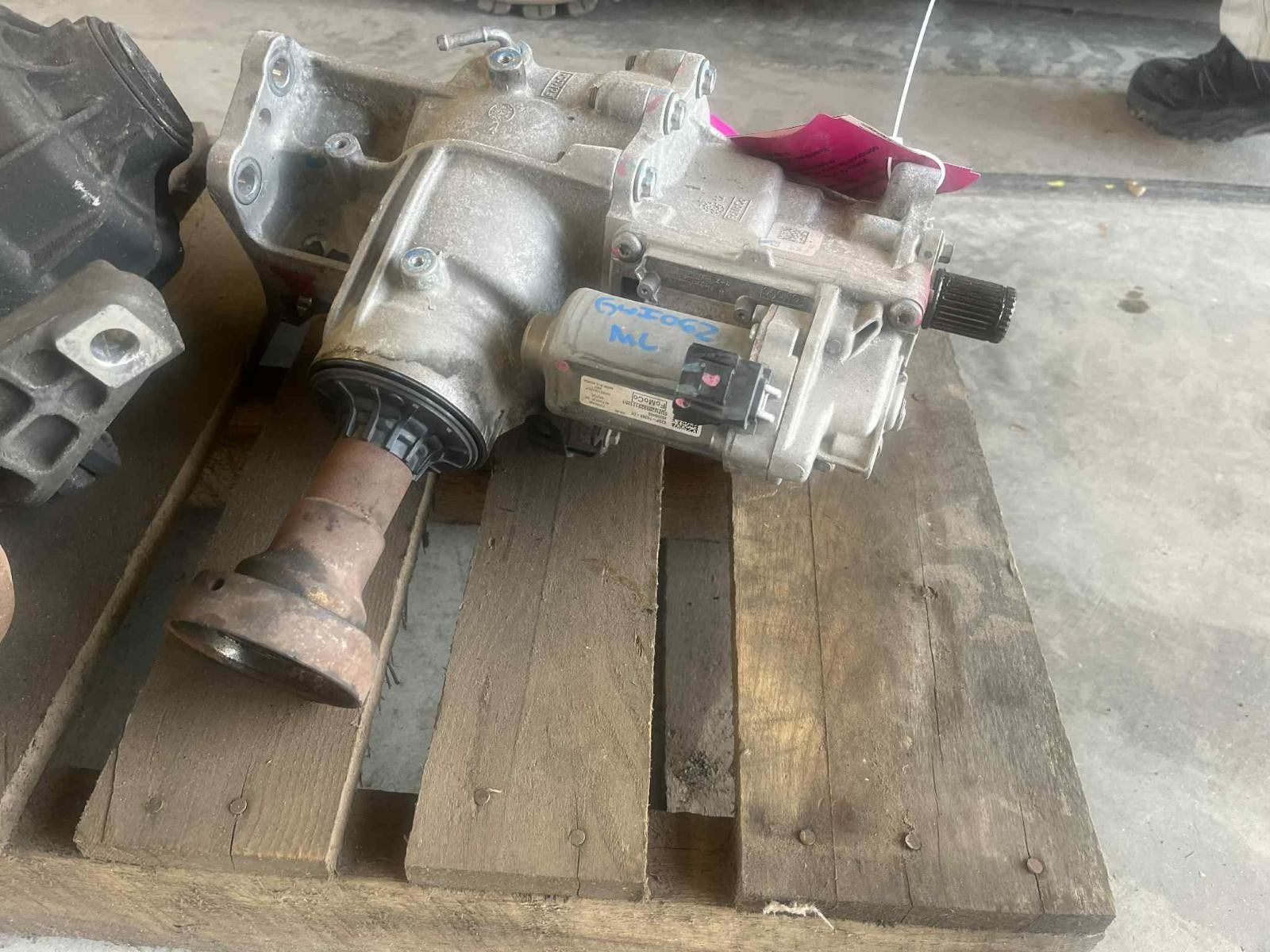 Used Transfer Case Assembly fits: 2020 Ford Escape 2.0 Grade B