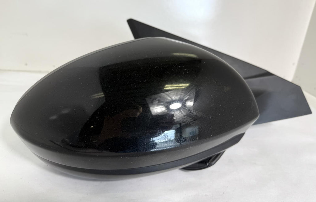 Used Right Door Mirror fits: 2023 Nissan Sentra w/o turn signal w/heated Right G