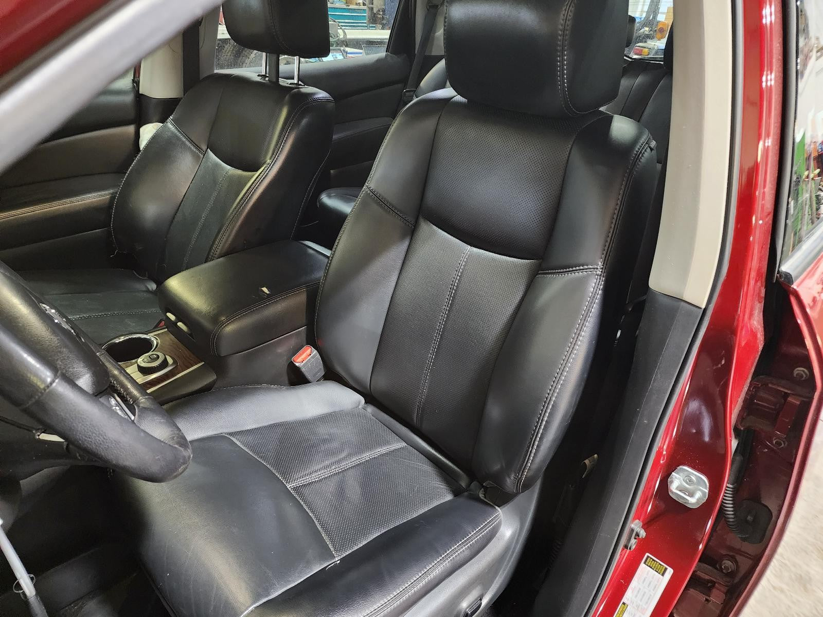 Used Front Left Seat Front fits: 2018 Nissan Pathfinder bucket air bag electric