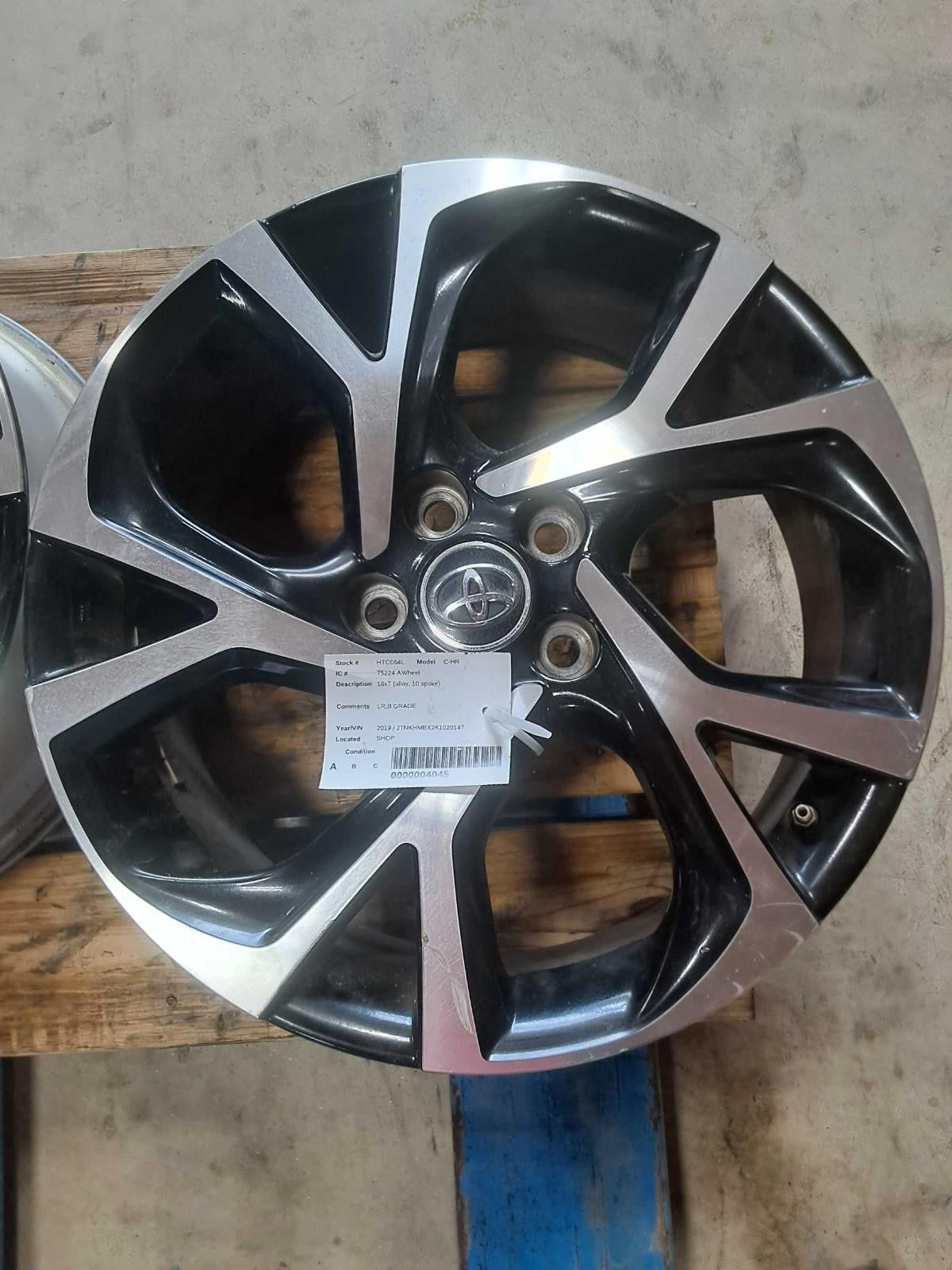 Used Wheel fits: 2019 Toyota C-hr 18x7 alloy 10 spoke Grade A