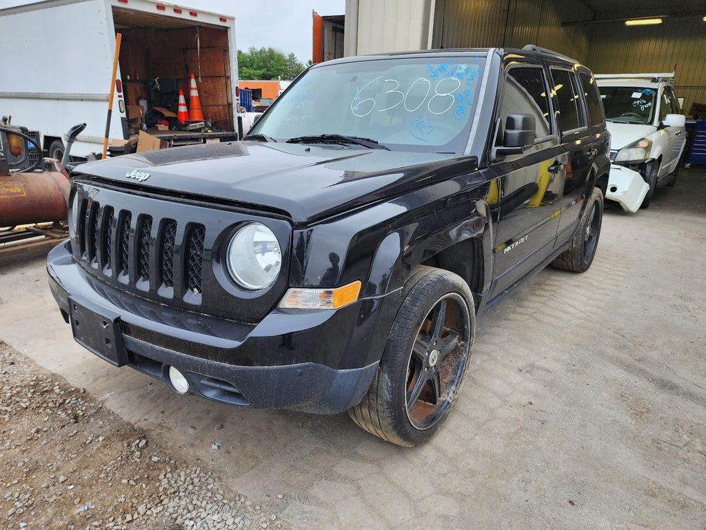 Used Transfer Case Assembly fits: 2016 Jeep Patriot AT 6 speed Grade B