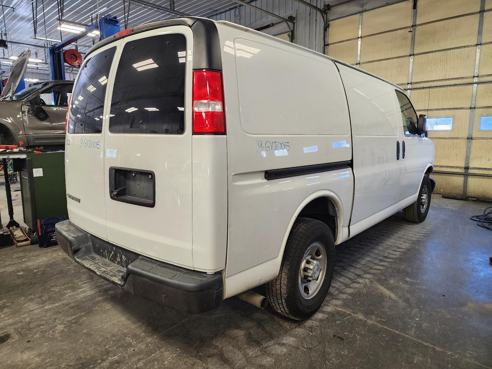 Used Rear Axle Assembly Rear fits: 2019 Chevrolet Express 2500 van Rear Grade B