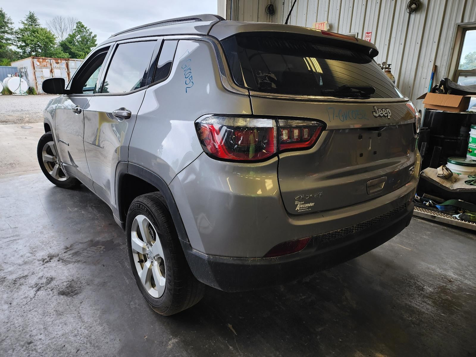 Used Left Sun Visor fits: 2017 Jeep Compass new style horizontal rear door handl