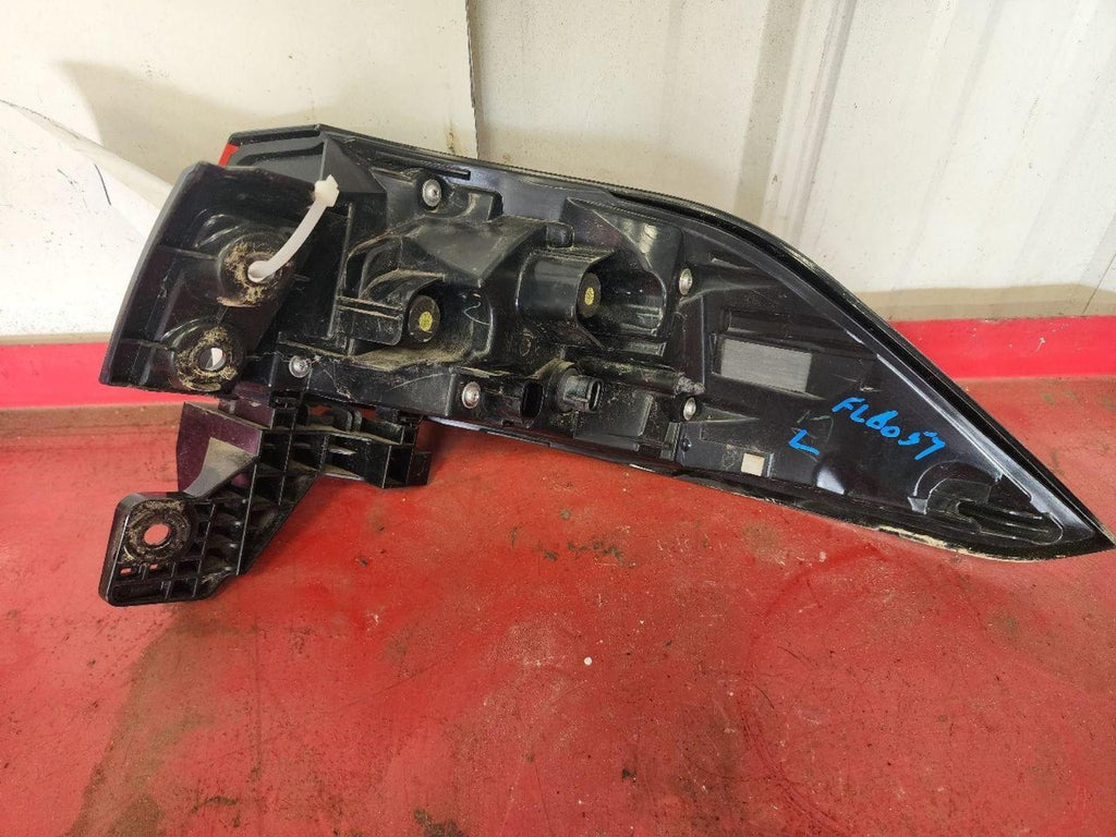 TOYOTA COROLLA CROSS L Taillight  2023