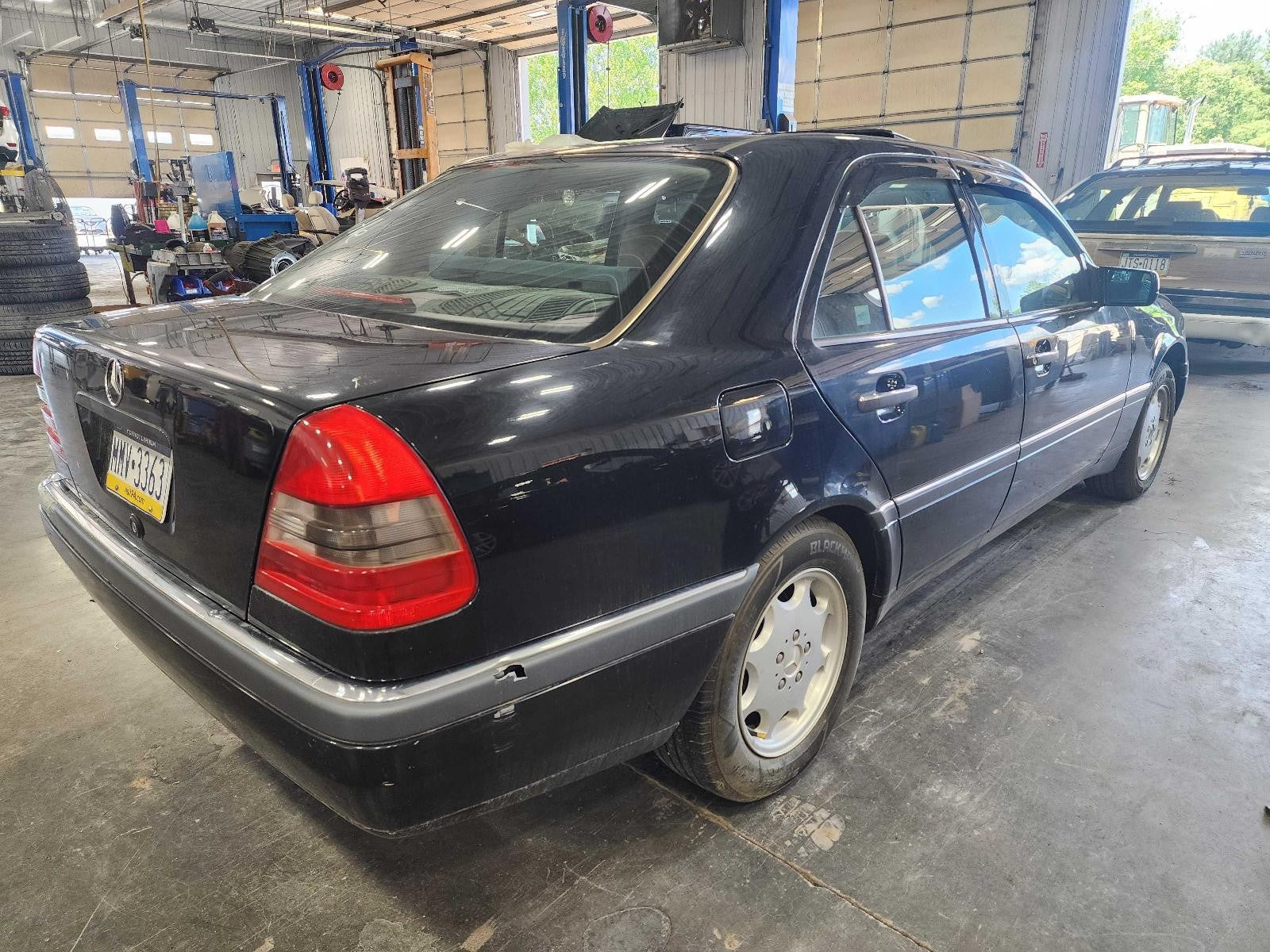 Used Air Cleaner Assembly fits: 1995 Mercedes-benz Mercedes c-class 202 Type C28