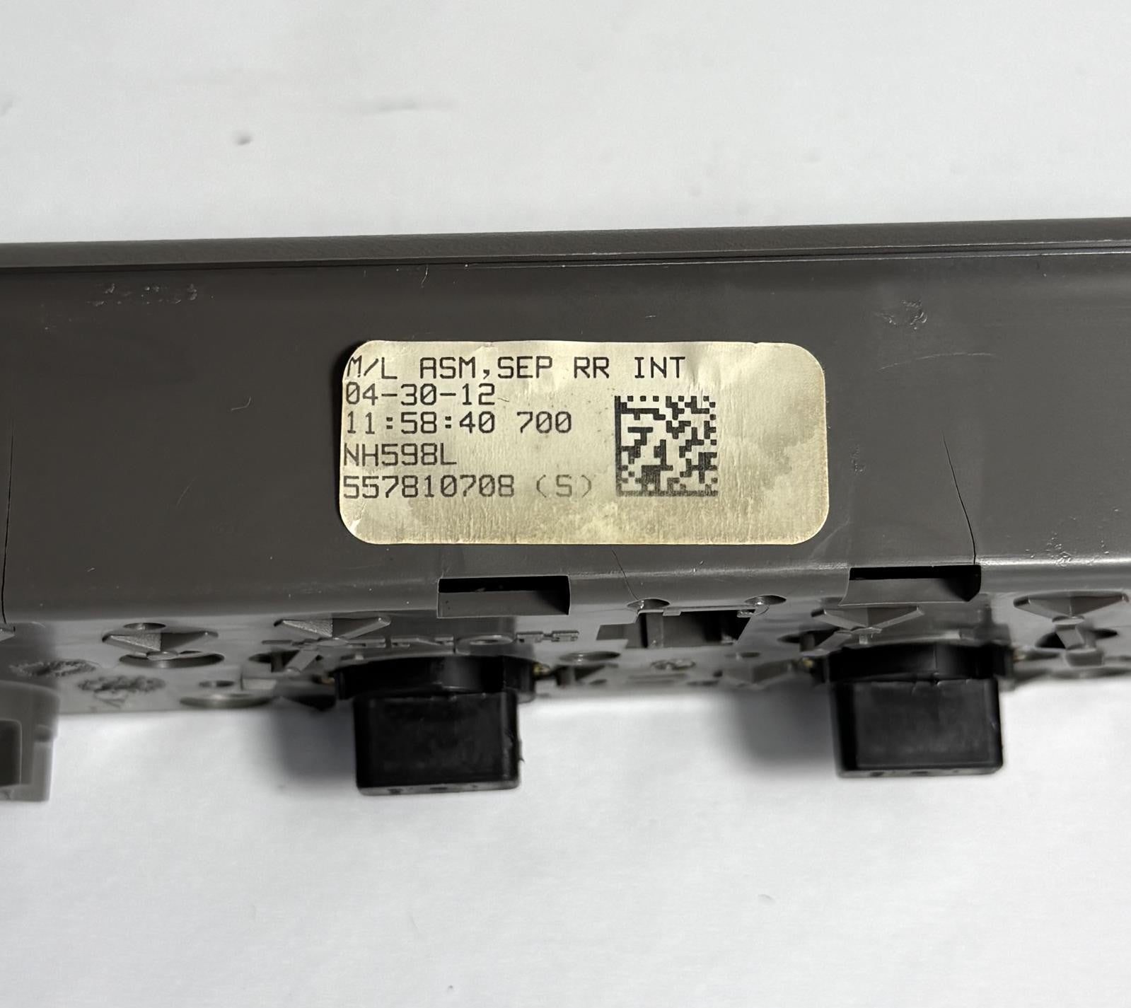 2005-2015 HONDA PILOT OVERHEAD CENTER DOME LIGHT LAMP OEM