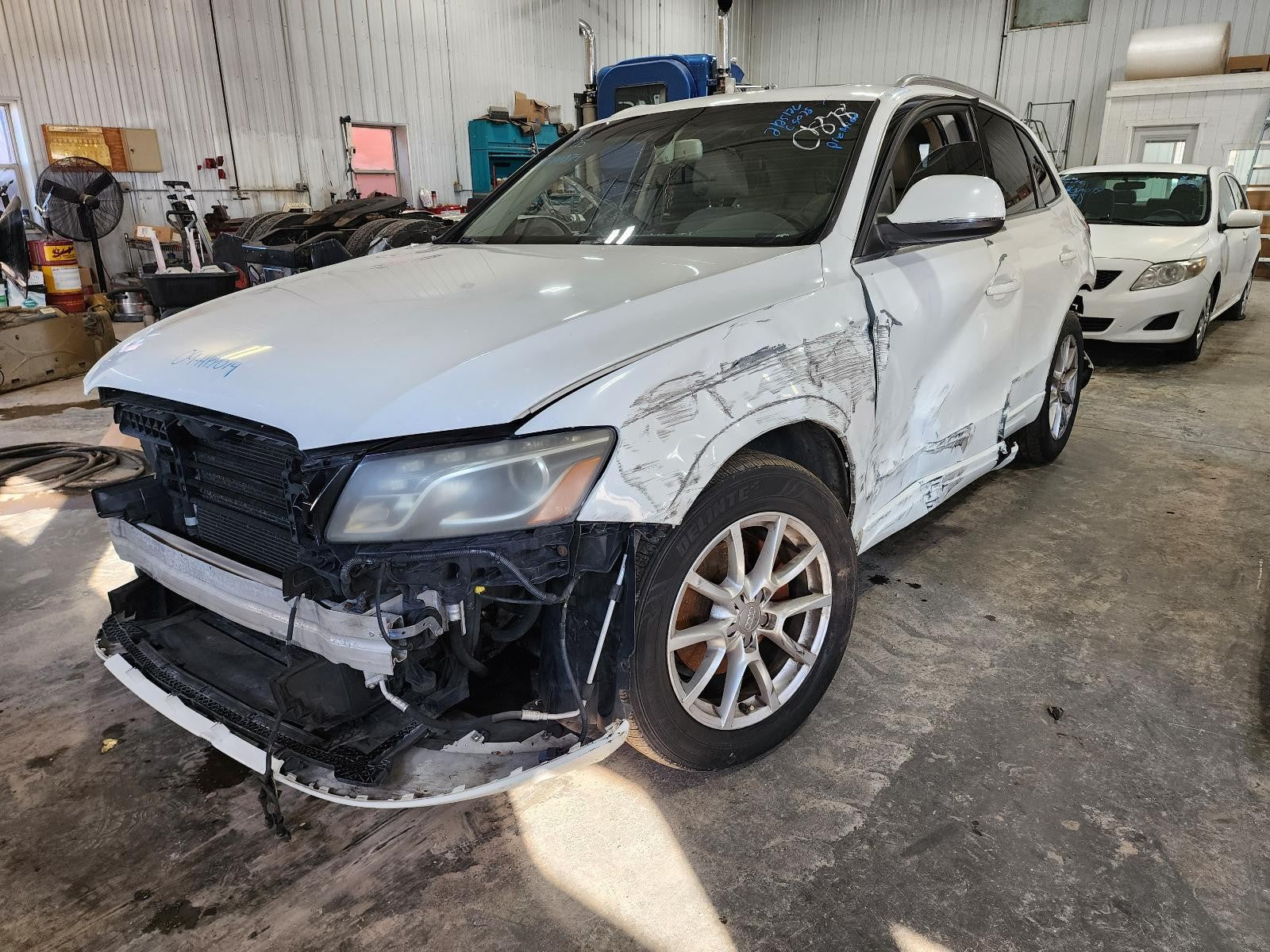 Used Engine Coolant Reservoir fits: 2009 Audi Q5 3.2 Grade A