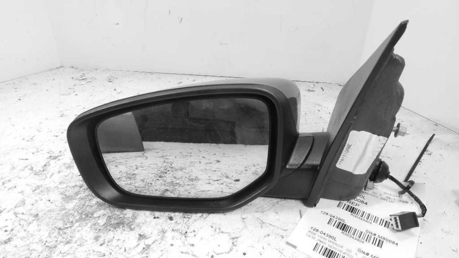Used Left Door Mirror fits: 2016 Dodge Dart Electric non-heated w/o blind spot a