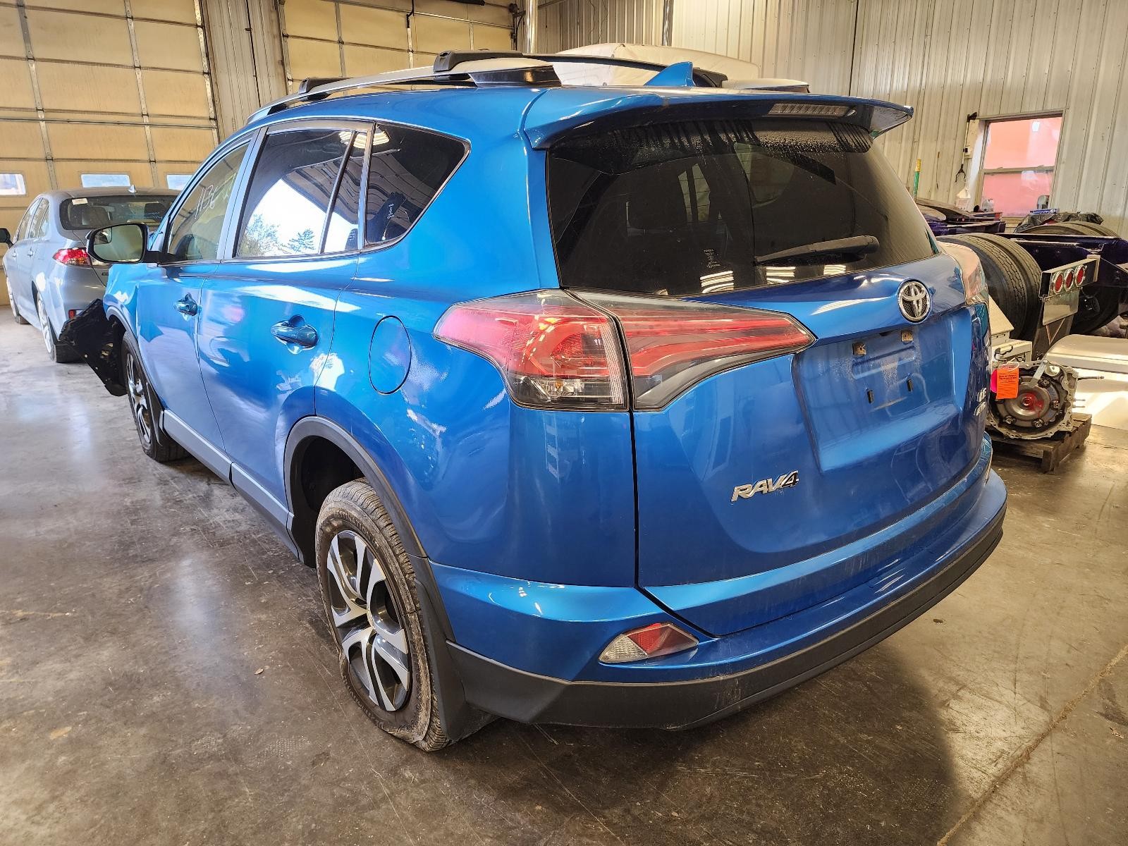 Used Rear Drive Axle Shaft fits: 2017 Toyota Rav4 Rear Axle gasoline Rear Grade