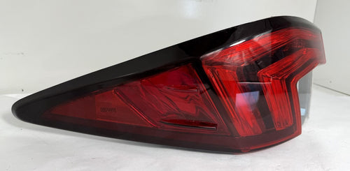 2016-2019 LEXUS RX450H TAILLIGHT RIGHT SIDE QUARTER MOUNTED OEM 