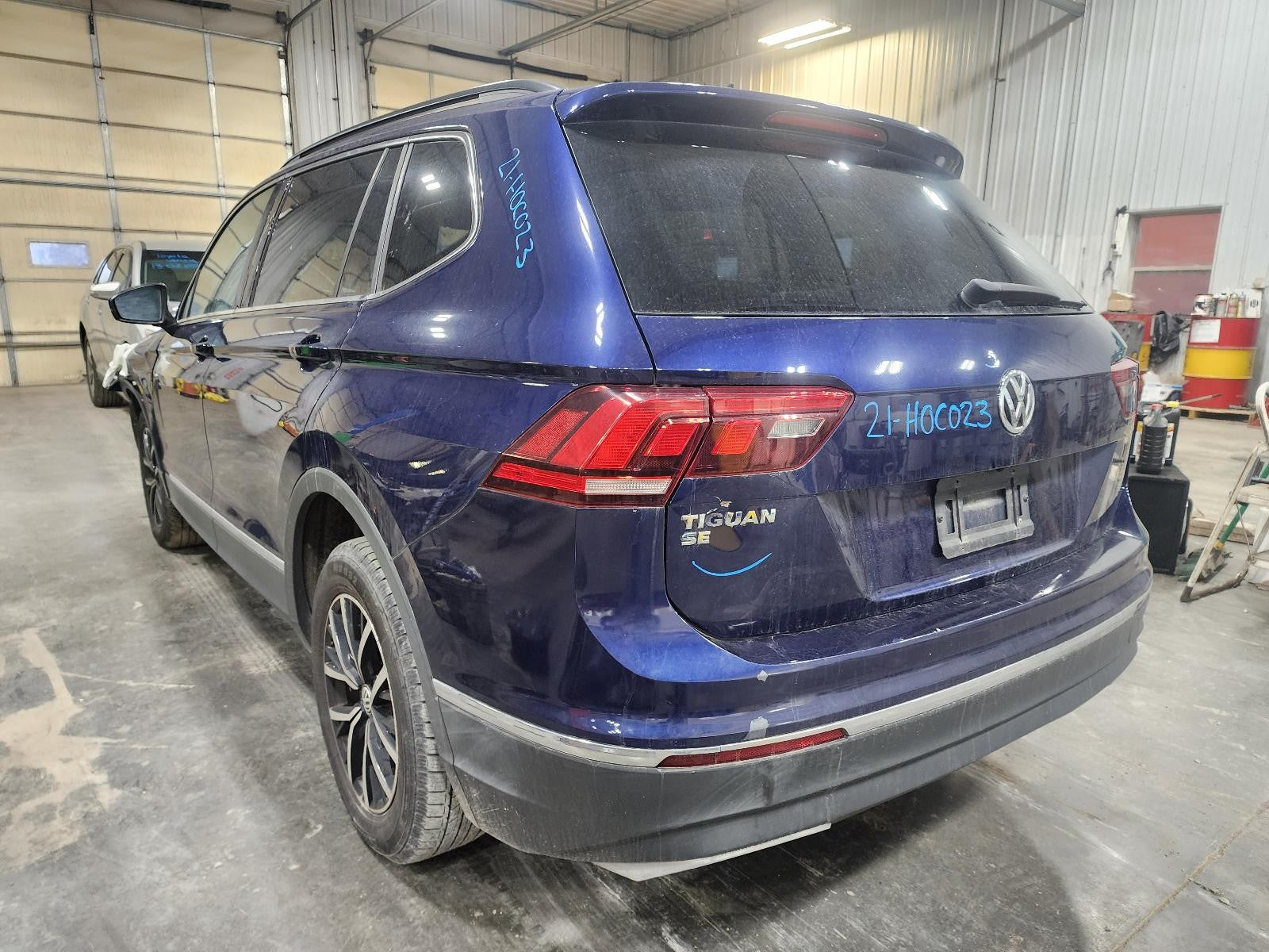 Used Front Center Interior Rear View Mirror fits: 2021 Volkswagen Tiguan Mexico