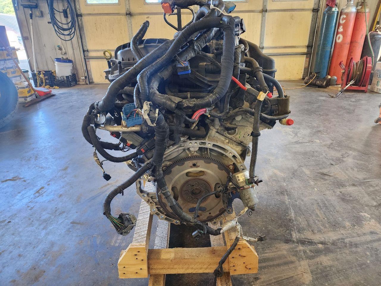 Used Engine Complete Assembly fits: 2011 Chrysler Town & country 3.6L 6 cylinder