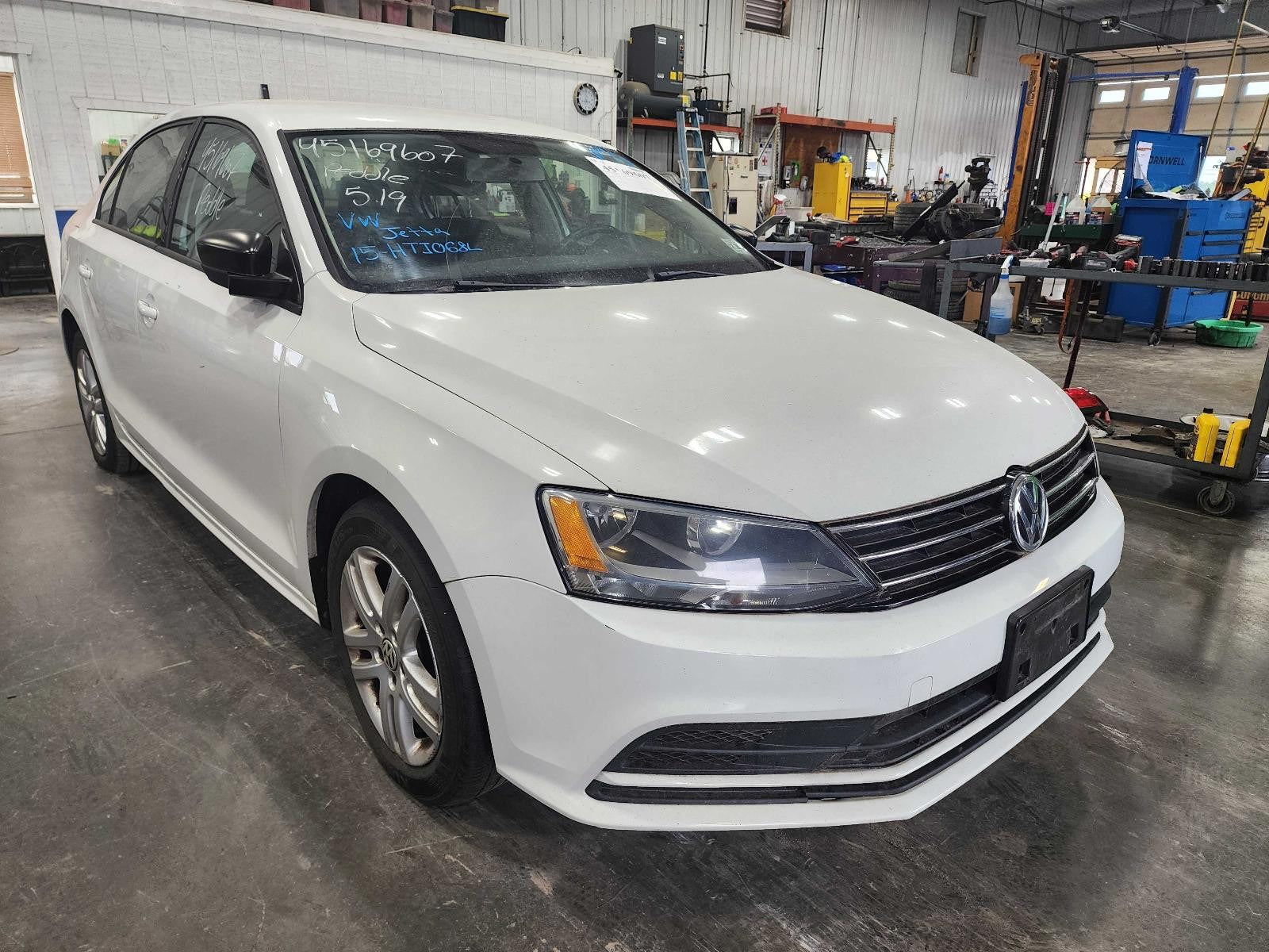 Used Left Sun Visor fits: 2015 Volkswagen Jetta Sdn w/o illumination Left Grade