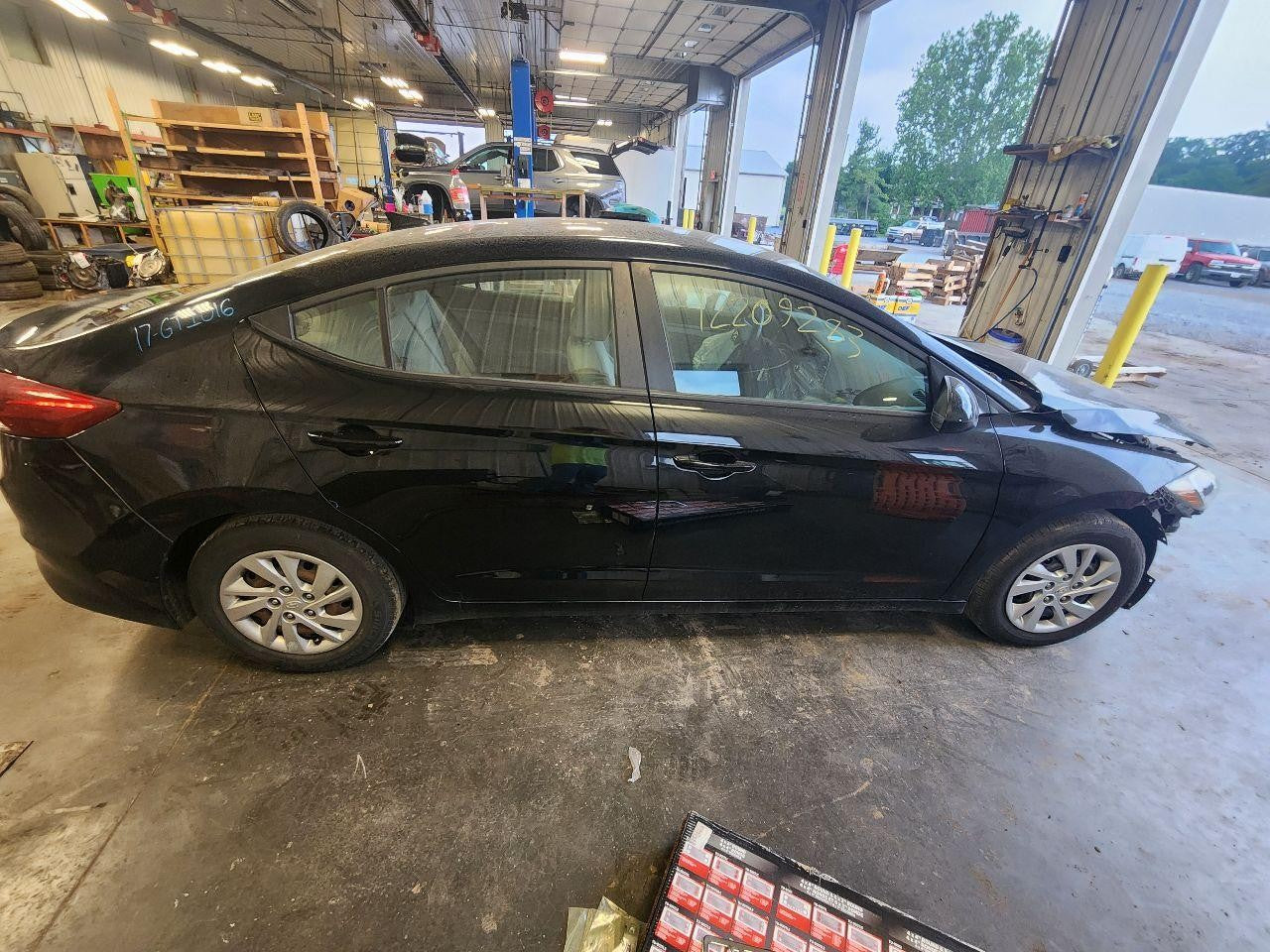 Used A/C Selector Switch fits: 2017 Hyundai Elantra Sedan manual temperature con