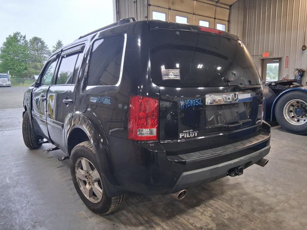 Used Right Tail Light Assembly fits: 2011 Honda Pilot Right Grade A
