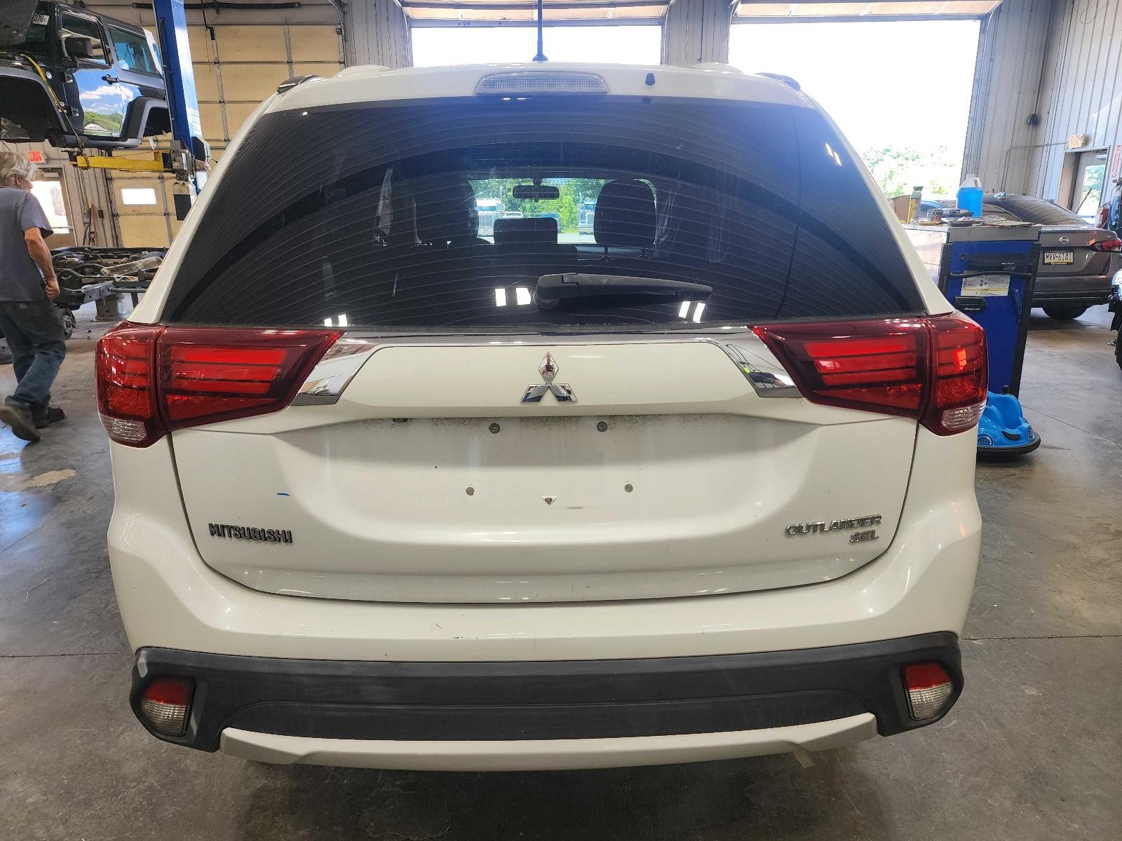 Used A/C Compressor fits: 2016 Mitsubishi Outlander  Grade B
