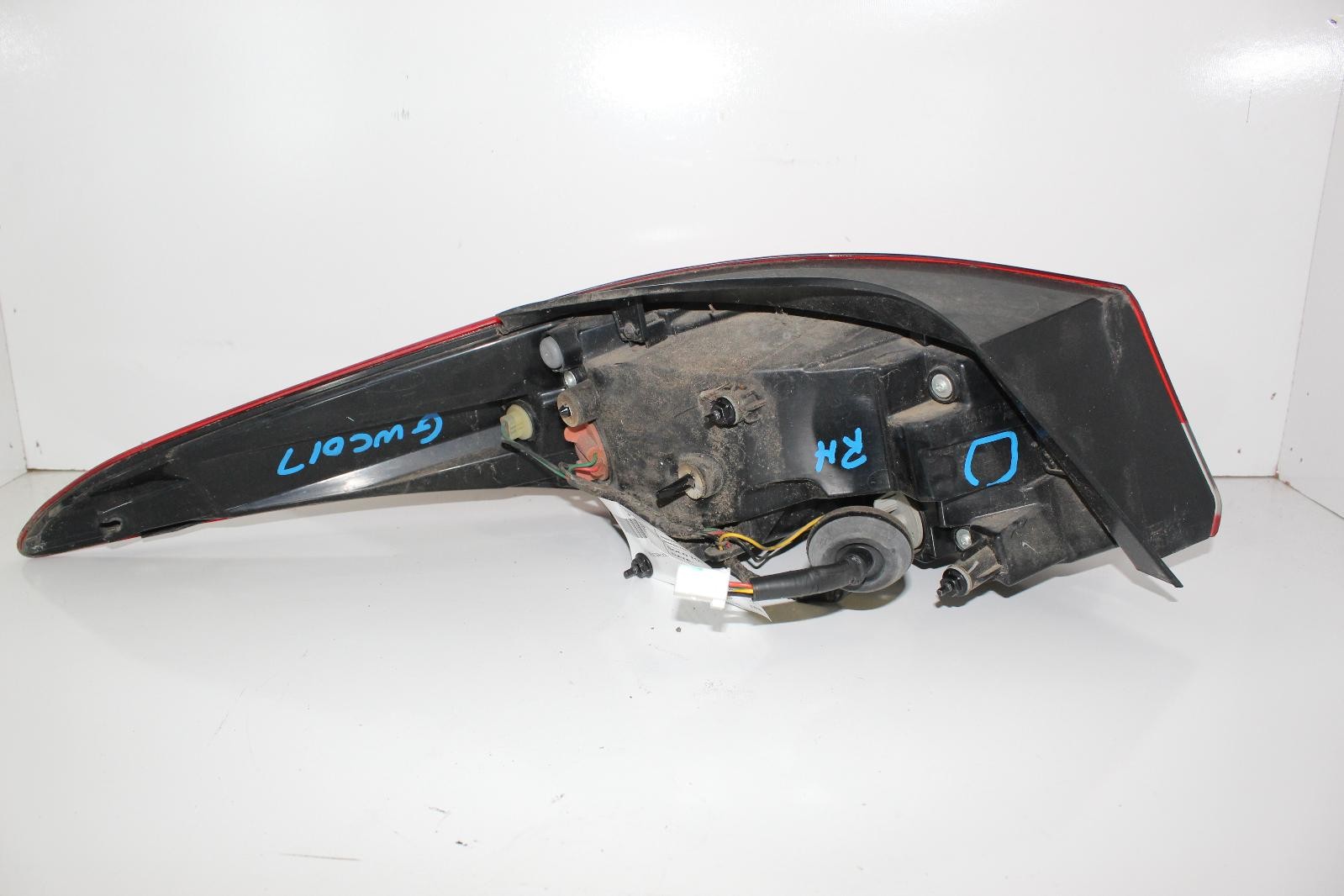 Used Right Tail Light Assembly fits: 2015 Hyundai Elantra Sdn quarter panel moun