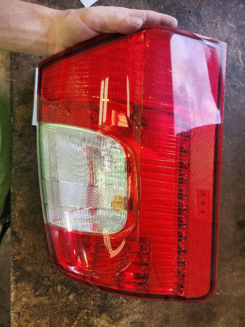 CHRYSLER TOWN &amp; COUNTRY L Taillight L. 11 12 13 14 15 16