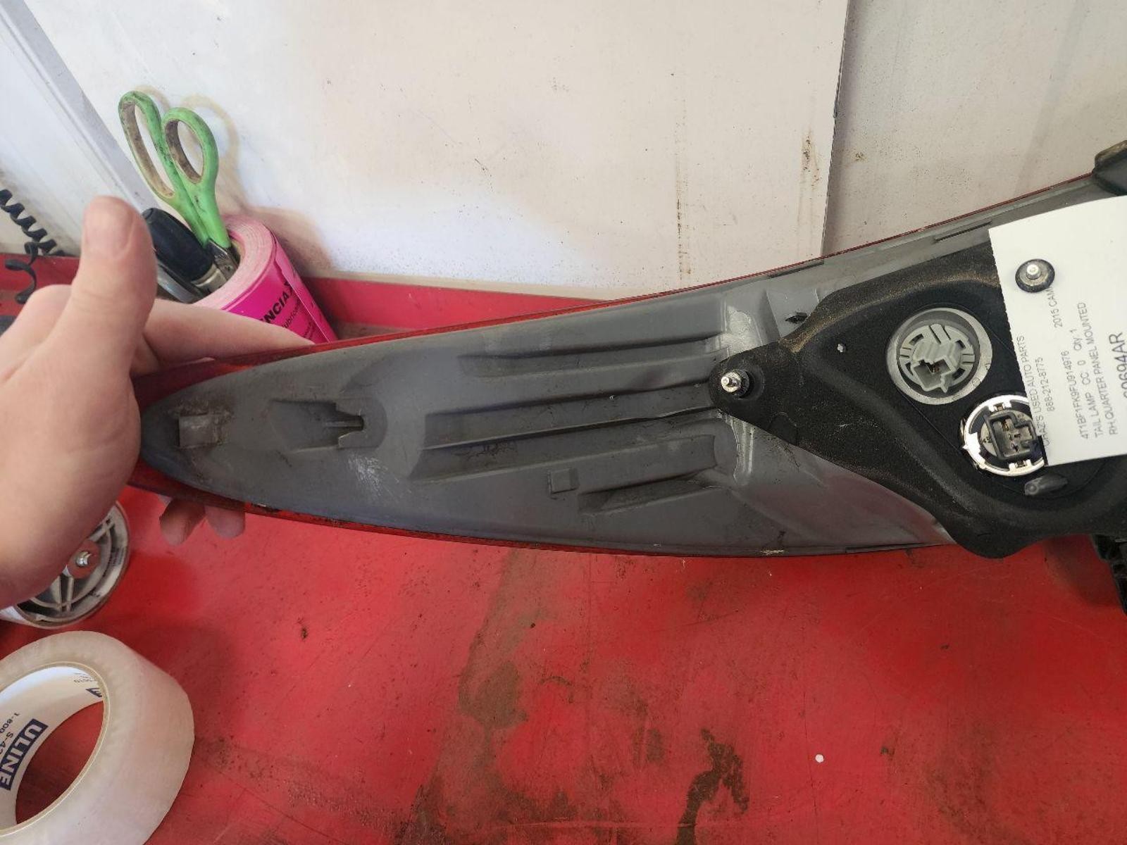 TOYOTA CAMRY R Taillight quarter panel mounted, R. 15