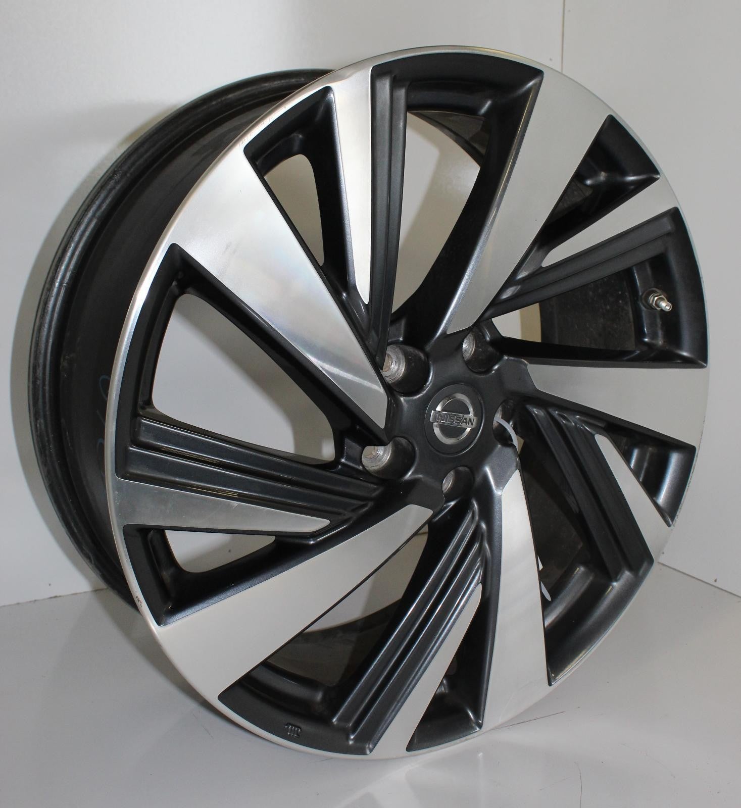 NISSAN MURANO Wheel 20x7-1/2 (alloy), machined and painted (V spoke) 15 16 17