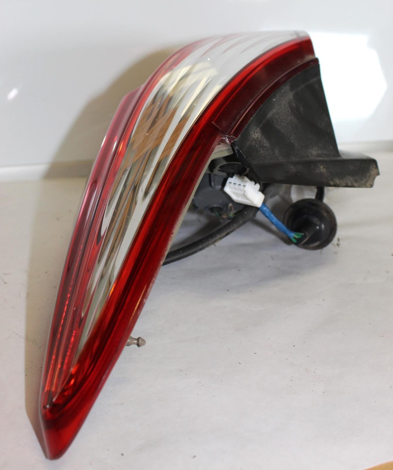 NISSAN MURANO R Taillight 4 Dr, quarter panel mounted, R. 11 12 13 14