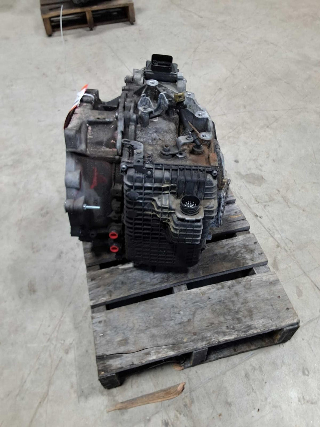 Used Automatic Transmission Assembly fits: 2015 Chrysler 200 AT Sedan 2.4L 9 spe