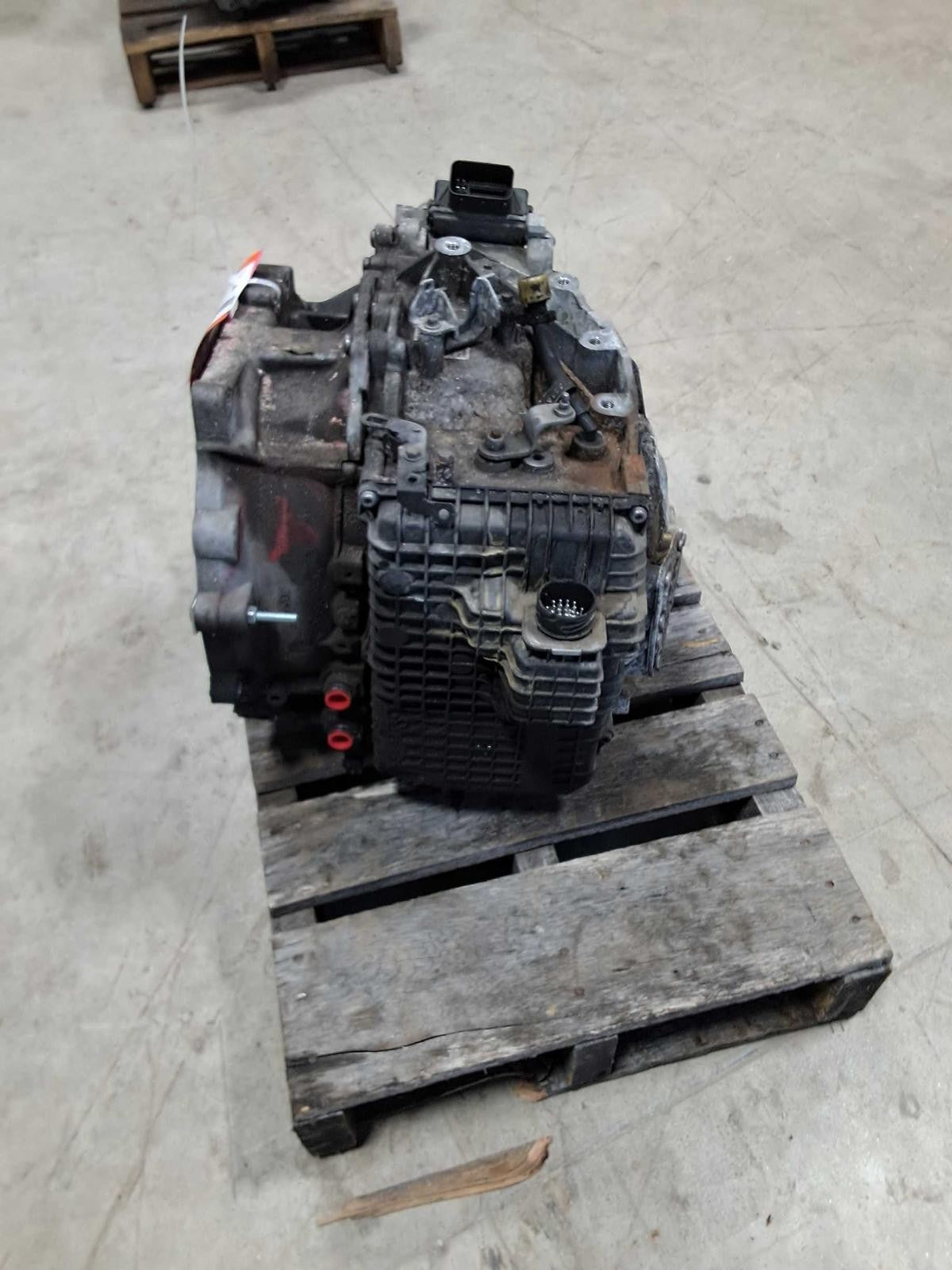 Used Automatic Transmission Assembly fits: 2015 Chrysler 200 AT Sedan 2.4L 9 spe