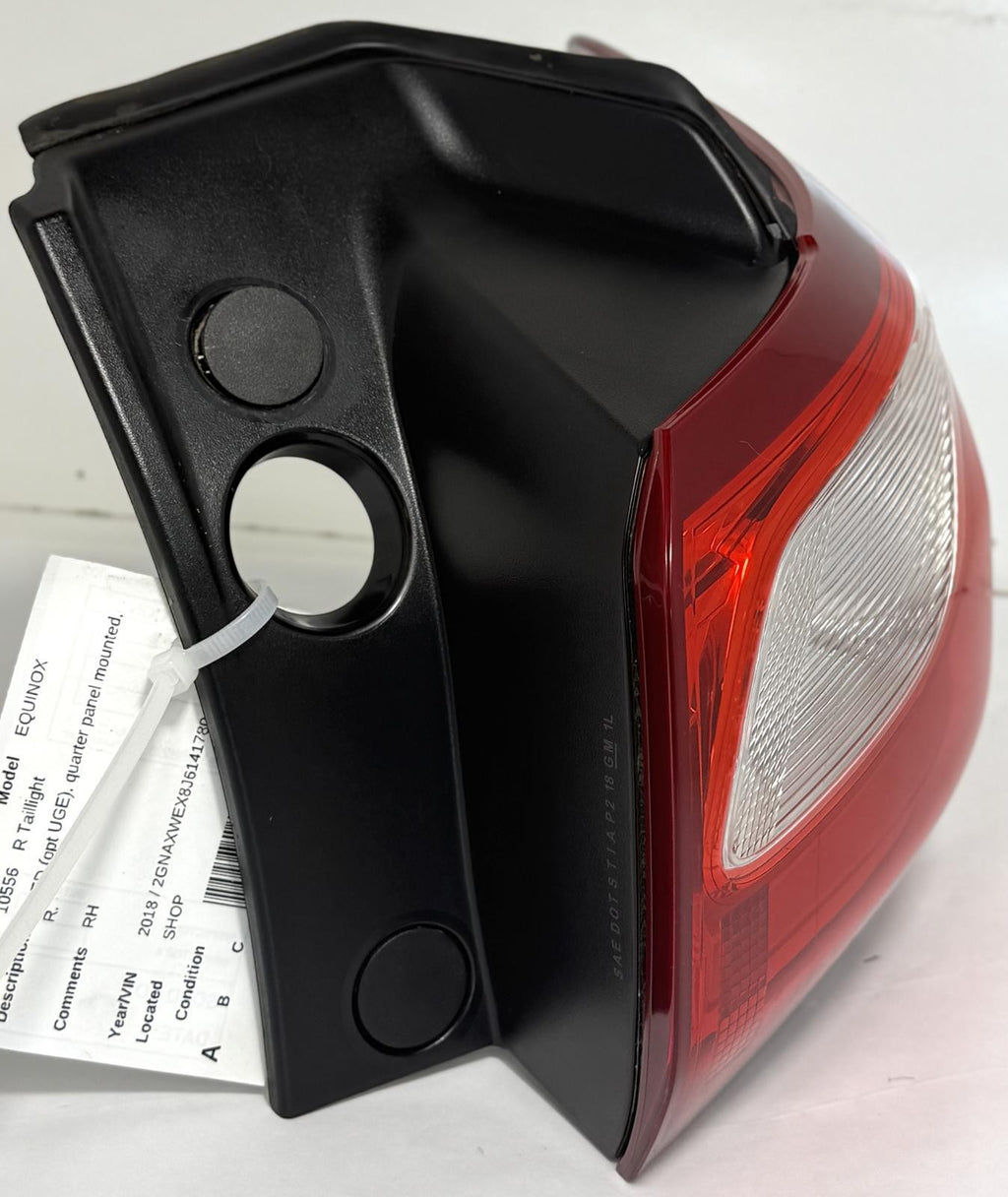 2018-2019 CHEVROLET EQUINOX TAILLIGHT RIGHT SIDE QUARTER MOUNT LED OEM