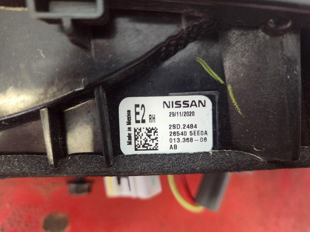 NISSAN VERSA R Taillight decklid mounted, R. 20 21 22 23