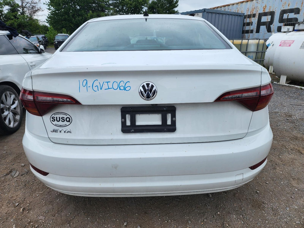 Used Left Headlight Assembly fits: 2019 Volkswagen Jetta LED w/o projector Left