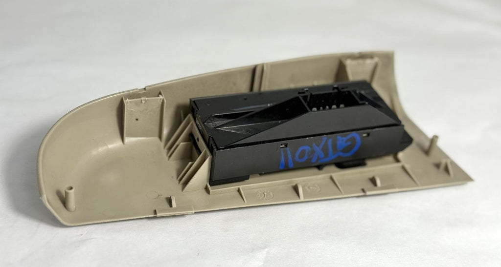 1999-2002 CHEVROLET TAHOE RIGHT PASSENGER SIDE WINDOW SWITCH & BEZEL OEM 