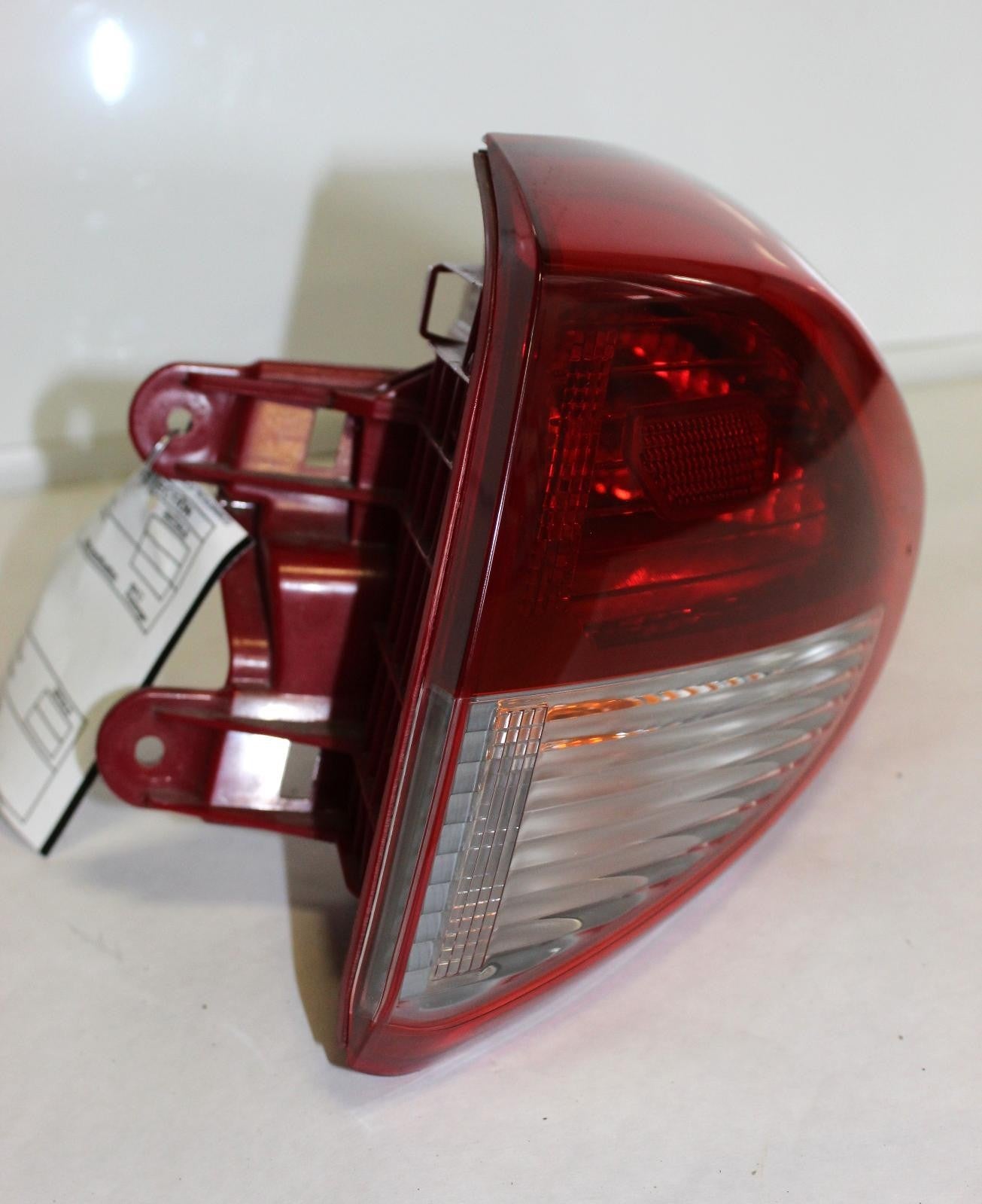 HYUNDAI TUCSON R Taillight incandescent, quarter panel mounted, R. 17 18