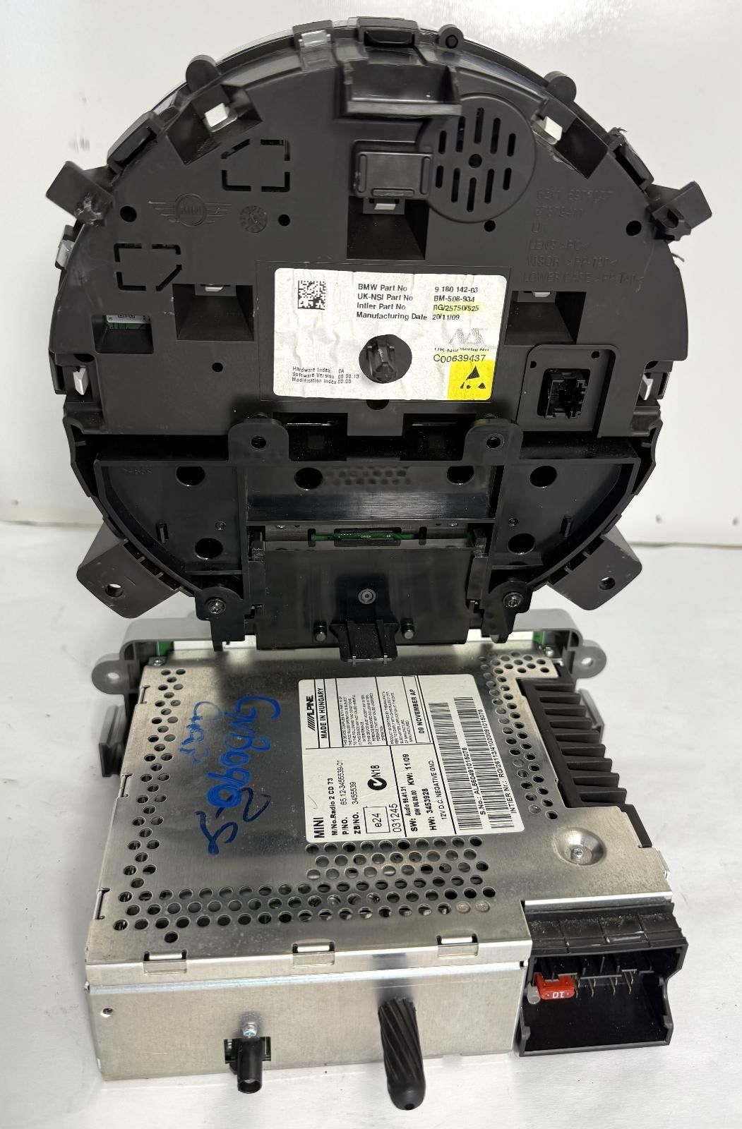 2007-2010 MINI COOPER CLUBMAN SPEEDOMETER CD PLAYER OEM