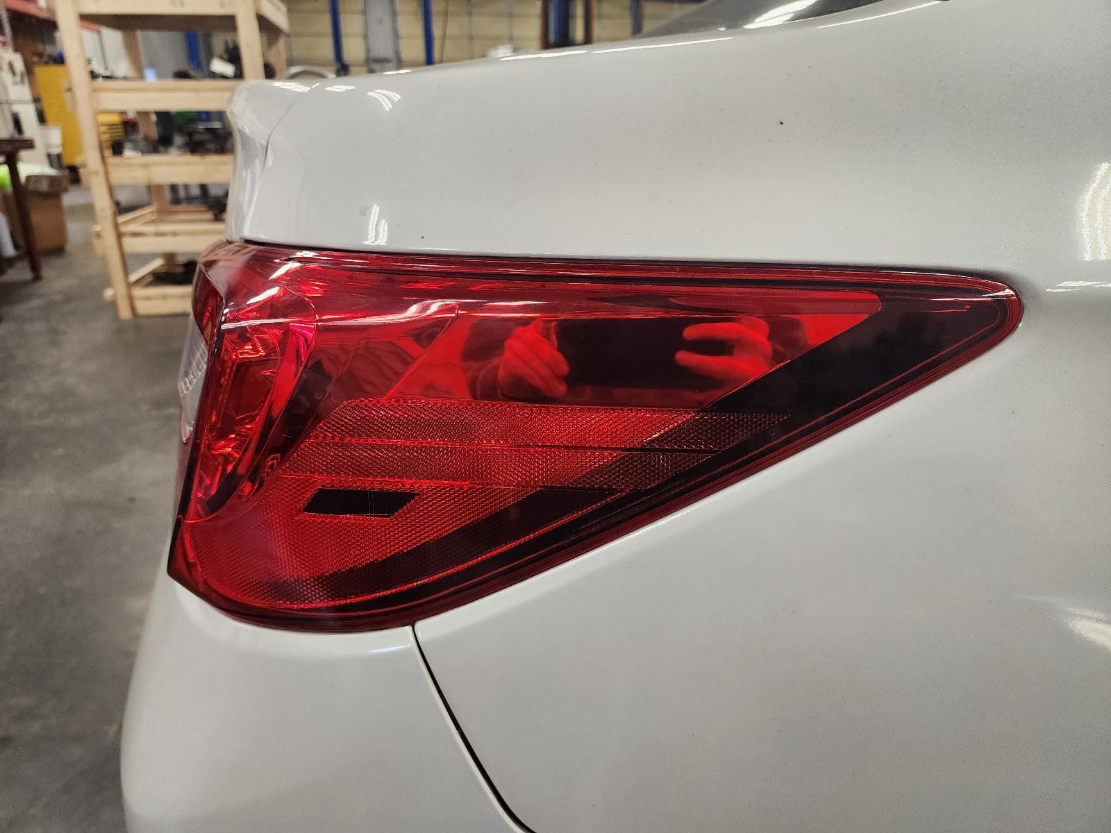 Used Right Tail Light Assembly fits: 2017 Subaru Legacy Sedan quarter panel moun