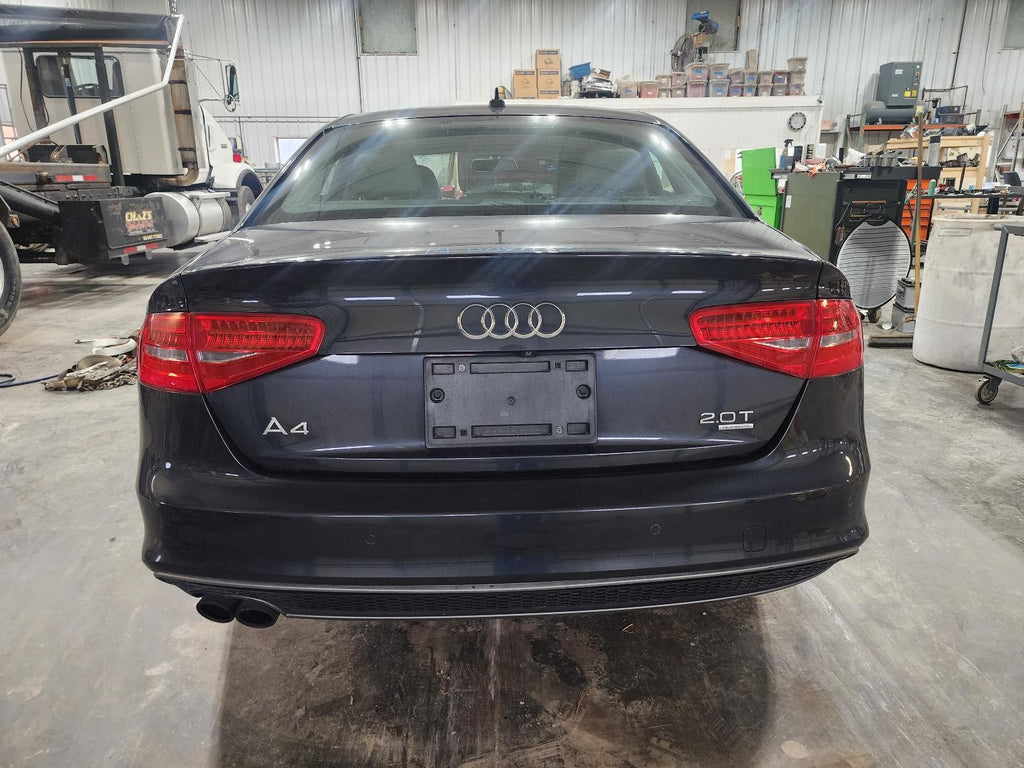 Used Left Headlight Assembly fits: 2014 Audi A4 xenon HID self adjusting opt 8Q3