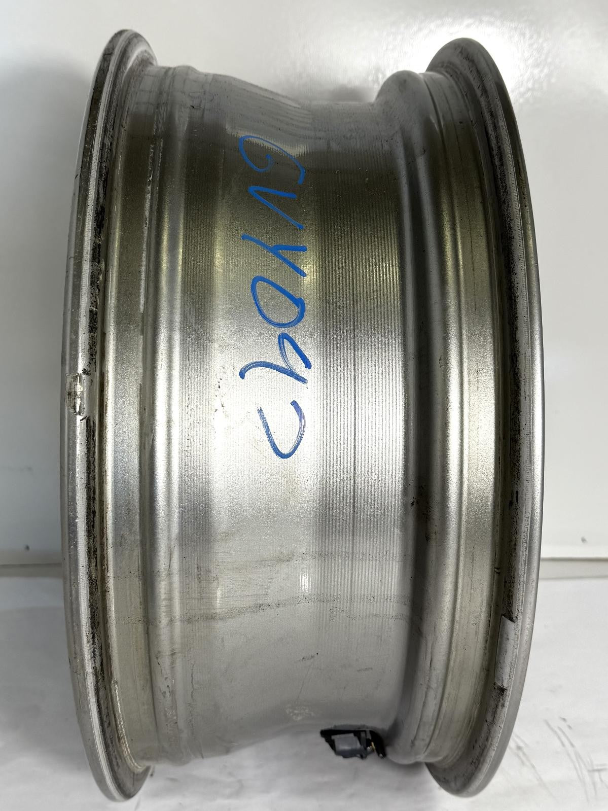 Used Wheel fits: 2021 Hyundai Sonata gasoline 16x6-1/2 alloy ID 52910L0110 Grade