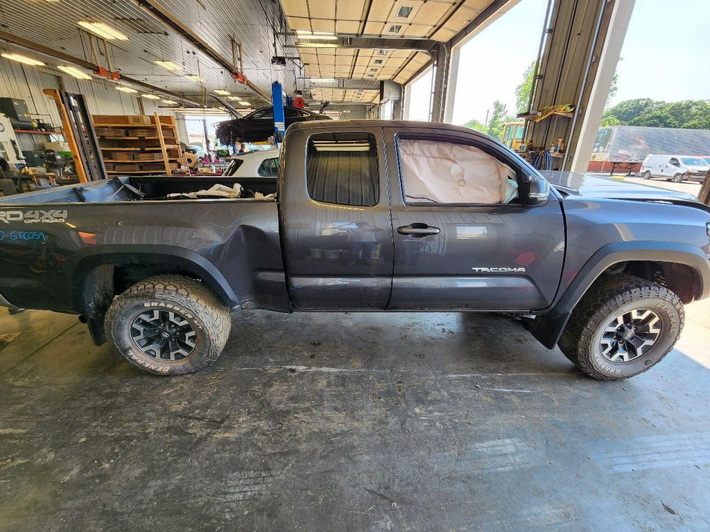 Used Rear Drive Shaft Rear fits: 2020 Toyota Tacoma 4x4 Crew Cab 4 Dr 5' 0`` box
