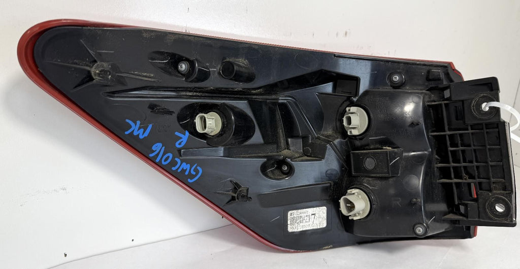 2017-2020 NISSAN PATHFINDER TAILLIGHT RIGHT SIDE QUARTER MOUNT OEM