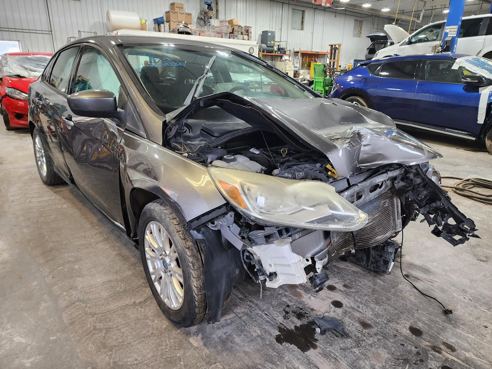 Used Front Left Door Window Regulator Front fits: 2012 Ford Focus electric w/o a