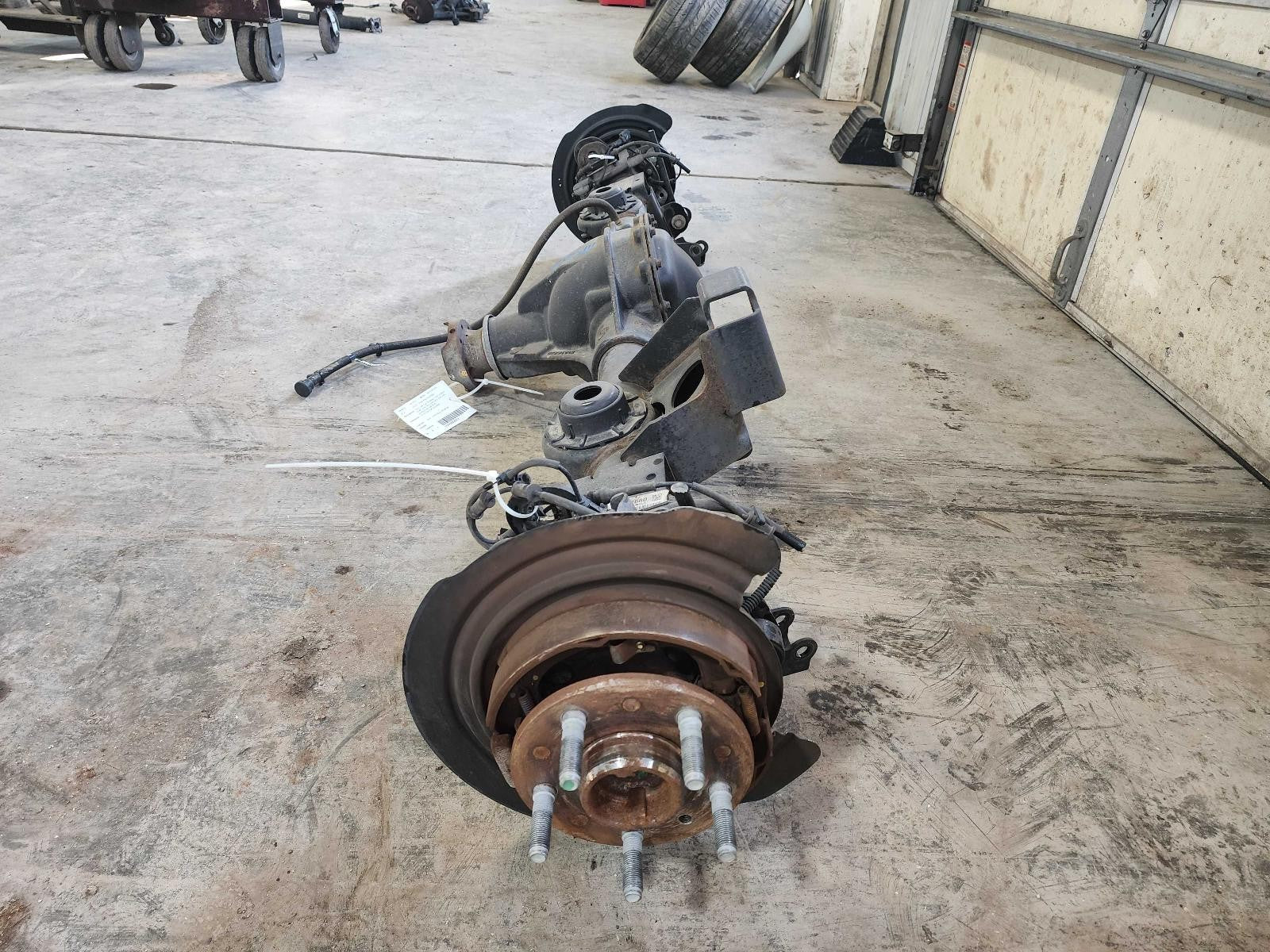 Used Rear Axle Assembly Rear fits: 2018 Jeep Wrangler VIN X 6th digit JL body LH