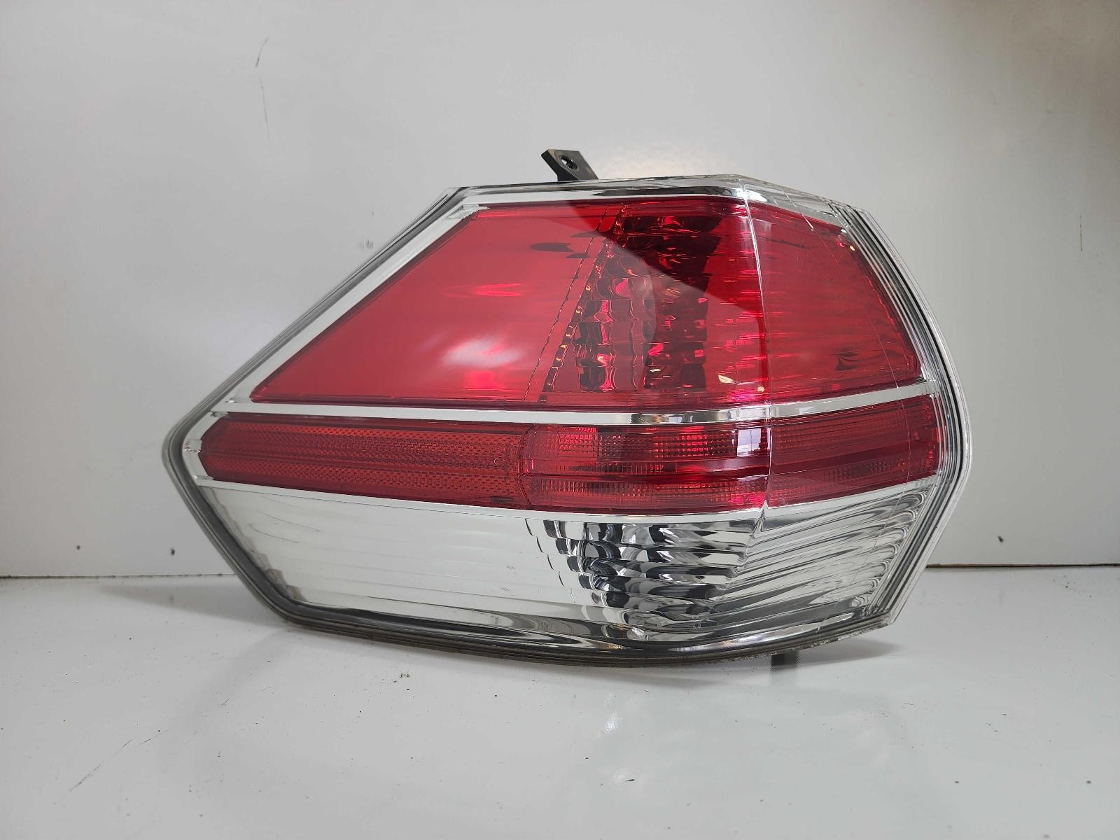 Used Left Tail Light Assembly fits: 2016 Nissan Rogue VIN 5 1st digit USA built