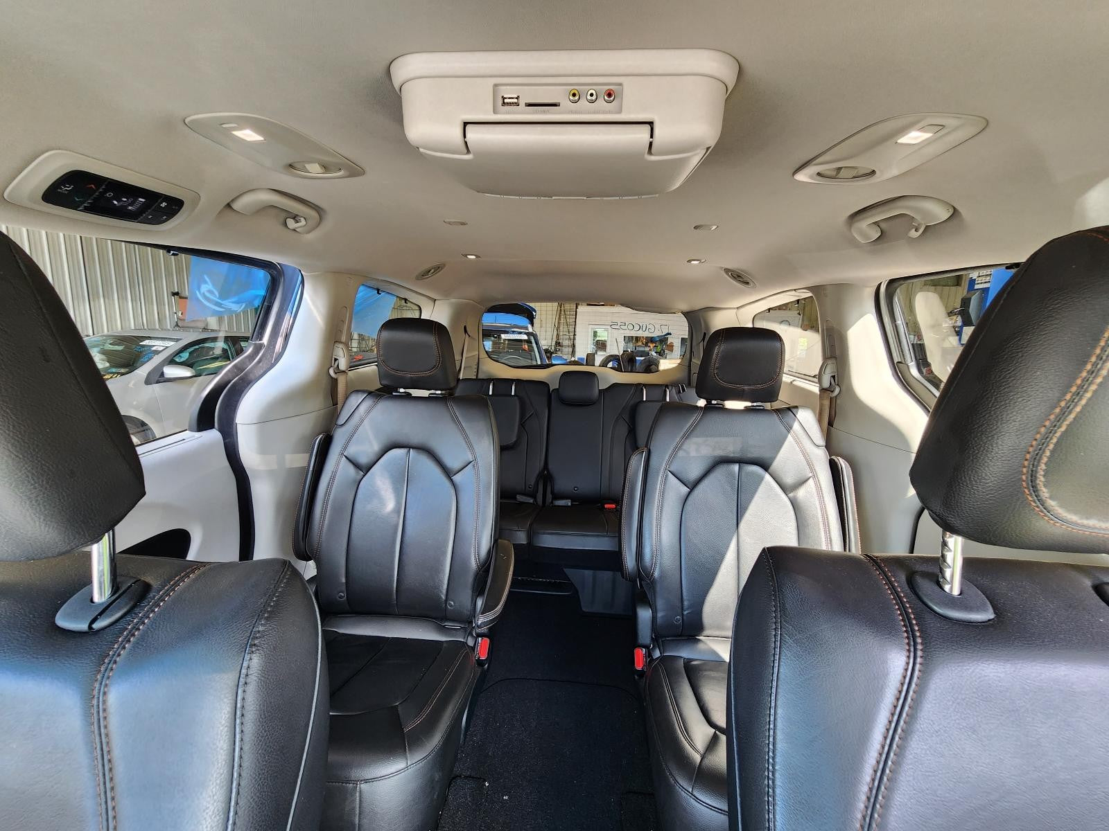 Used Right Door Mirror fits: 2017 Chrysler Pacifica power heated manual folding