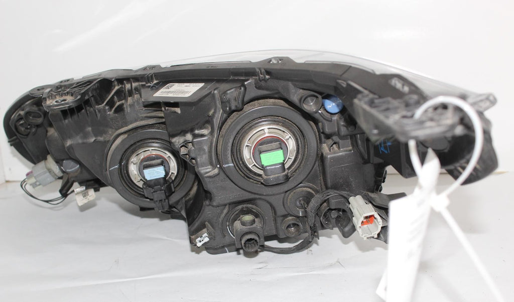 NISSAN SENTRA R Headlamp halogen, R. 20 21 22 23