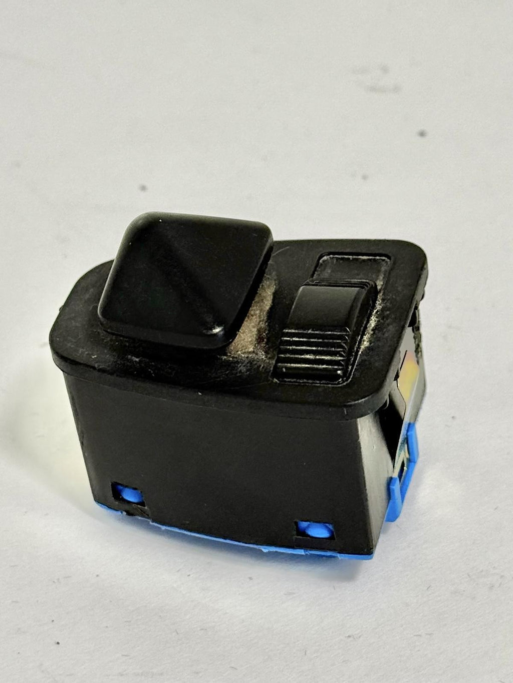2000-2006 BMW 330i E46 LEFT SIDE DOOR MIRROR ADJUST CONTROL SWITCH OEM
