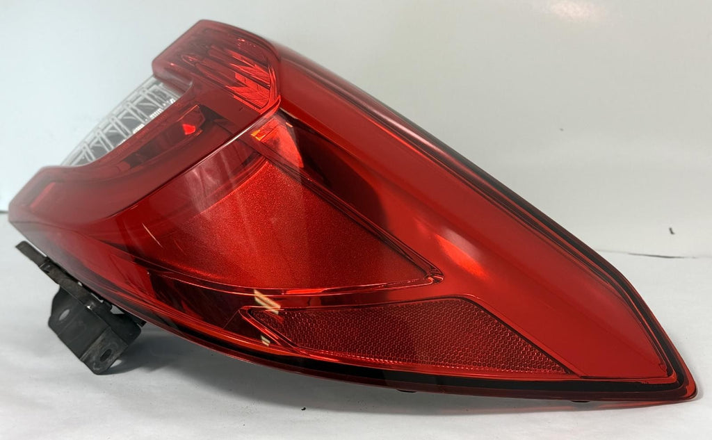 Used Right Tail Light Assembly fits: 2019 Honda Accord turbo quarter mounted Rig