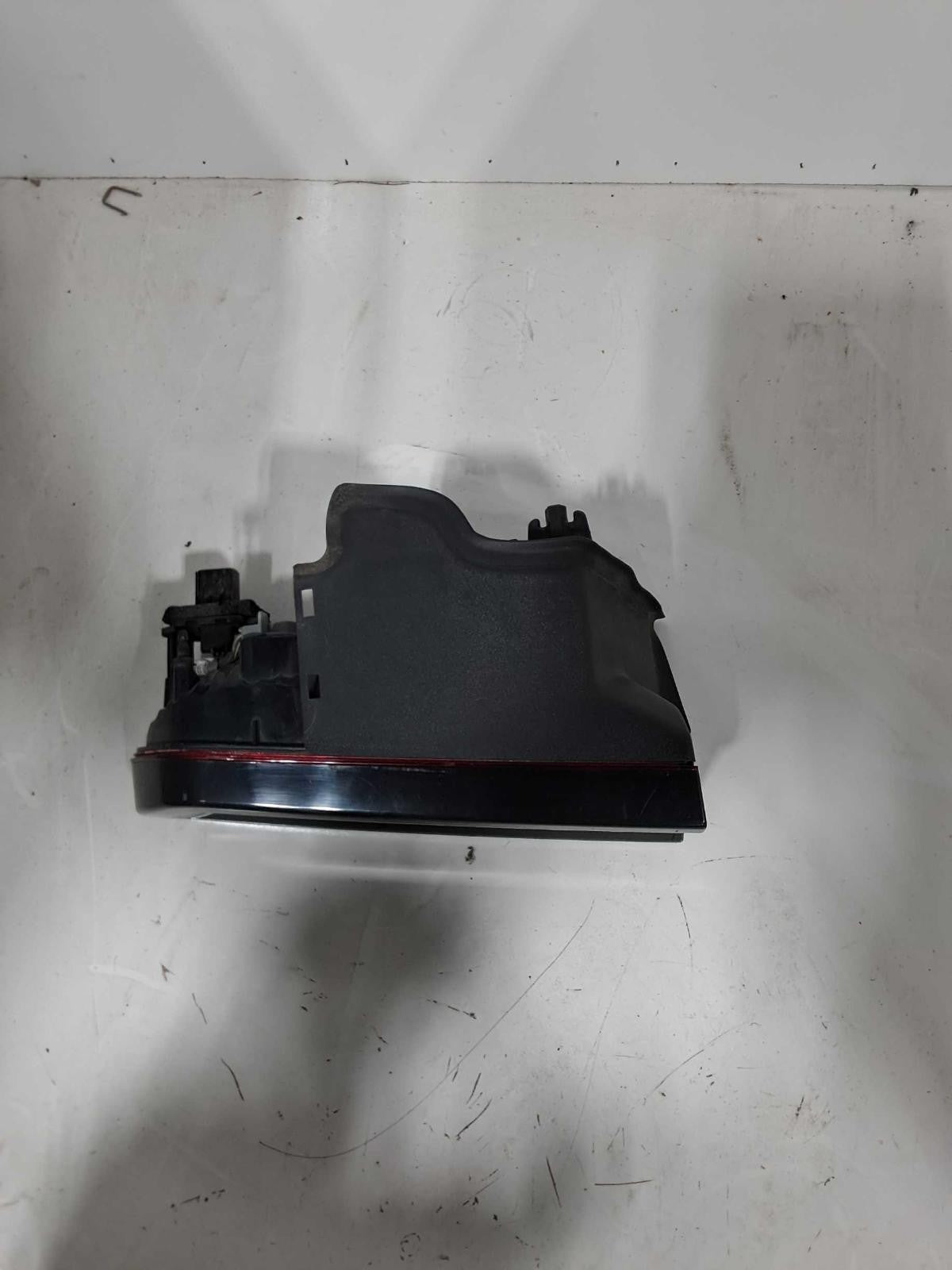 Used Right Tail Light Assembly fits: 2019 Chevrolet Traverse quarter panel mount