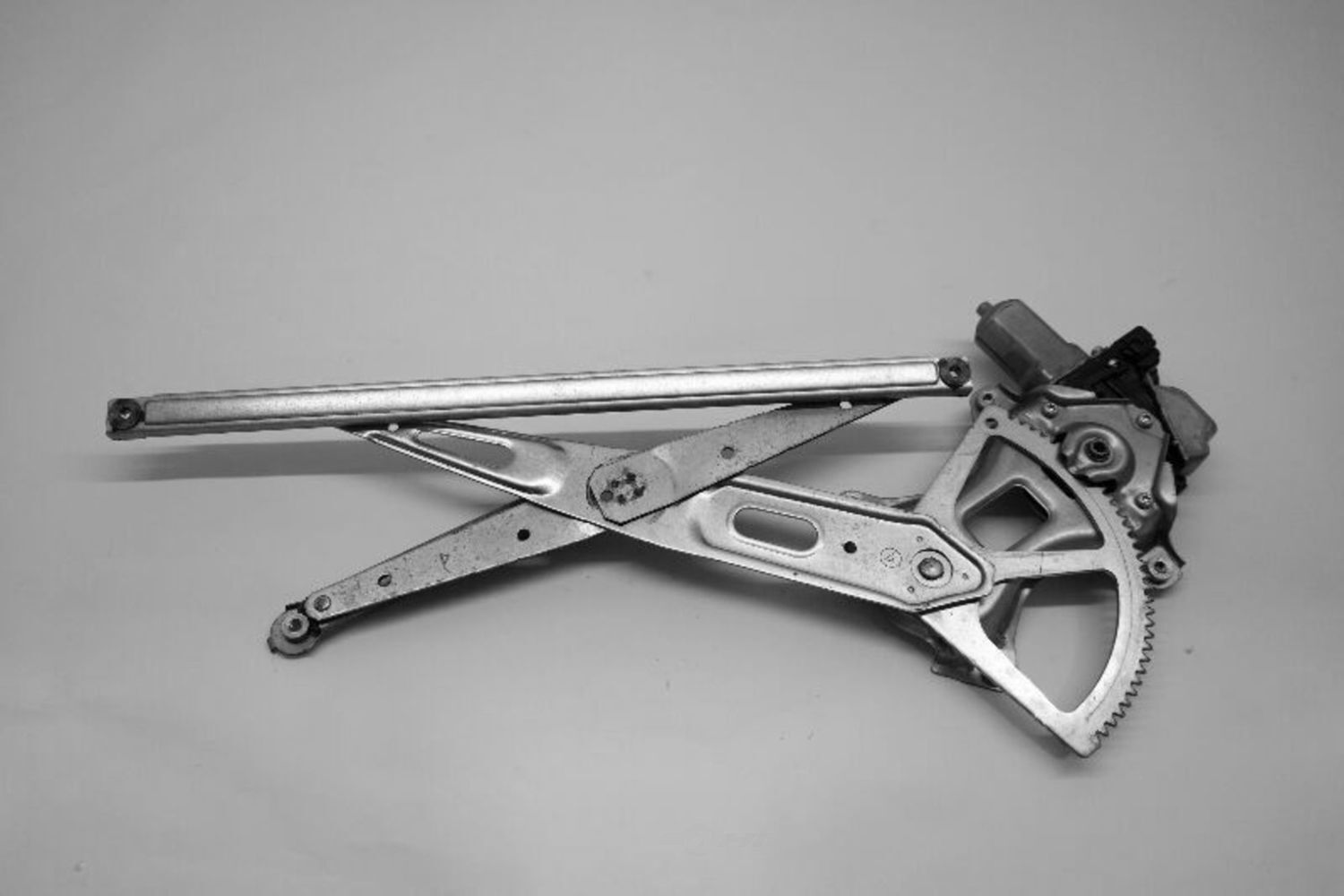 Used Front Right Door Window Regulator Front fits: 2010 Toyota Prius electric wi
