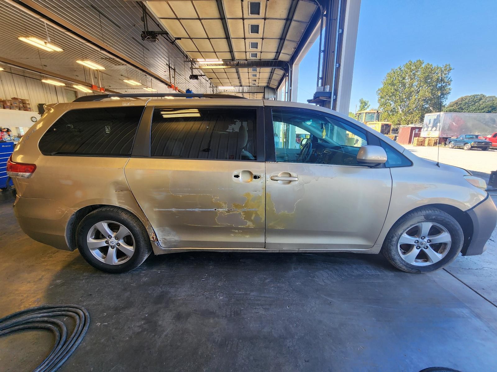 Used Starter Motor fits: 2011 Toyota Sienna 1.7kw Grade C