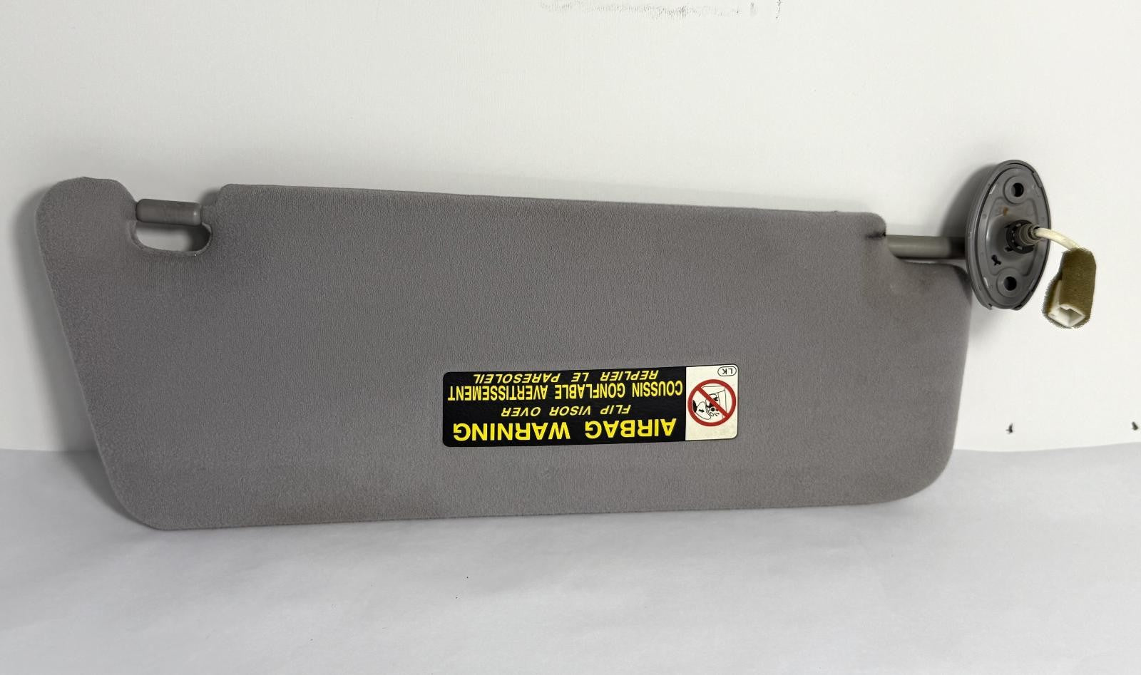 Used Left Sun Visor fits: 2005 Lexus ES330 illuminated Left Grade C
